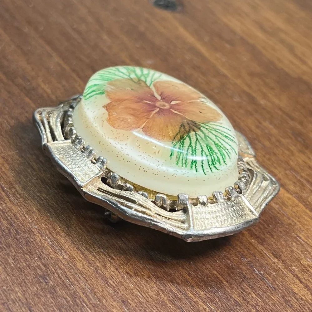 Vtg Gold Tone Pressed Flower Resin Brooch Pendant Mid Century Botanical Pin